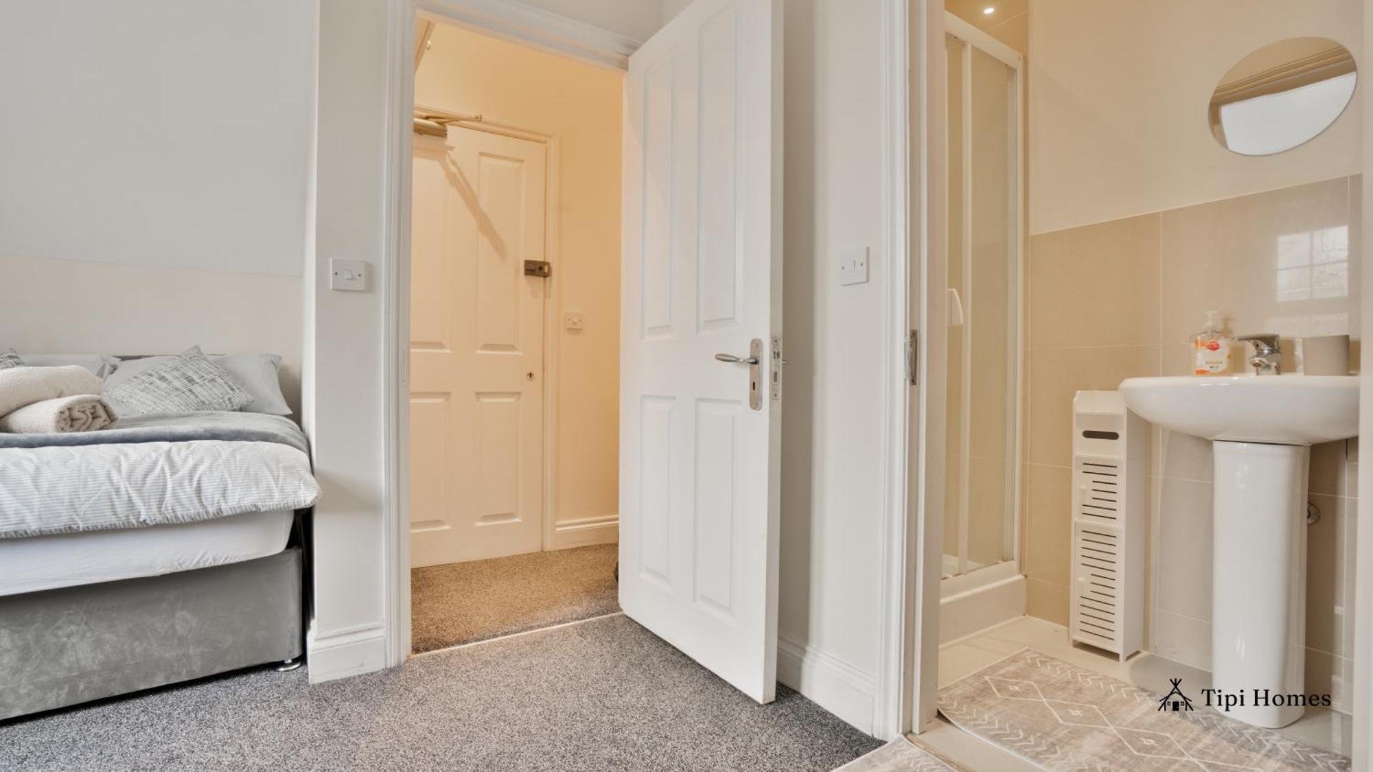 2 Bedroom 2 Bath Flat In Wandsworth * Londres