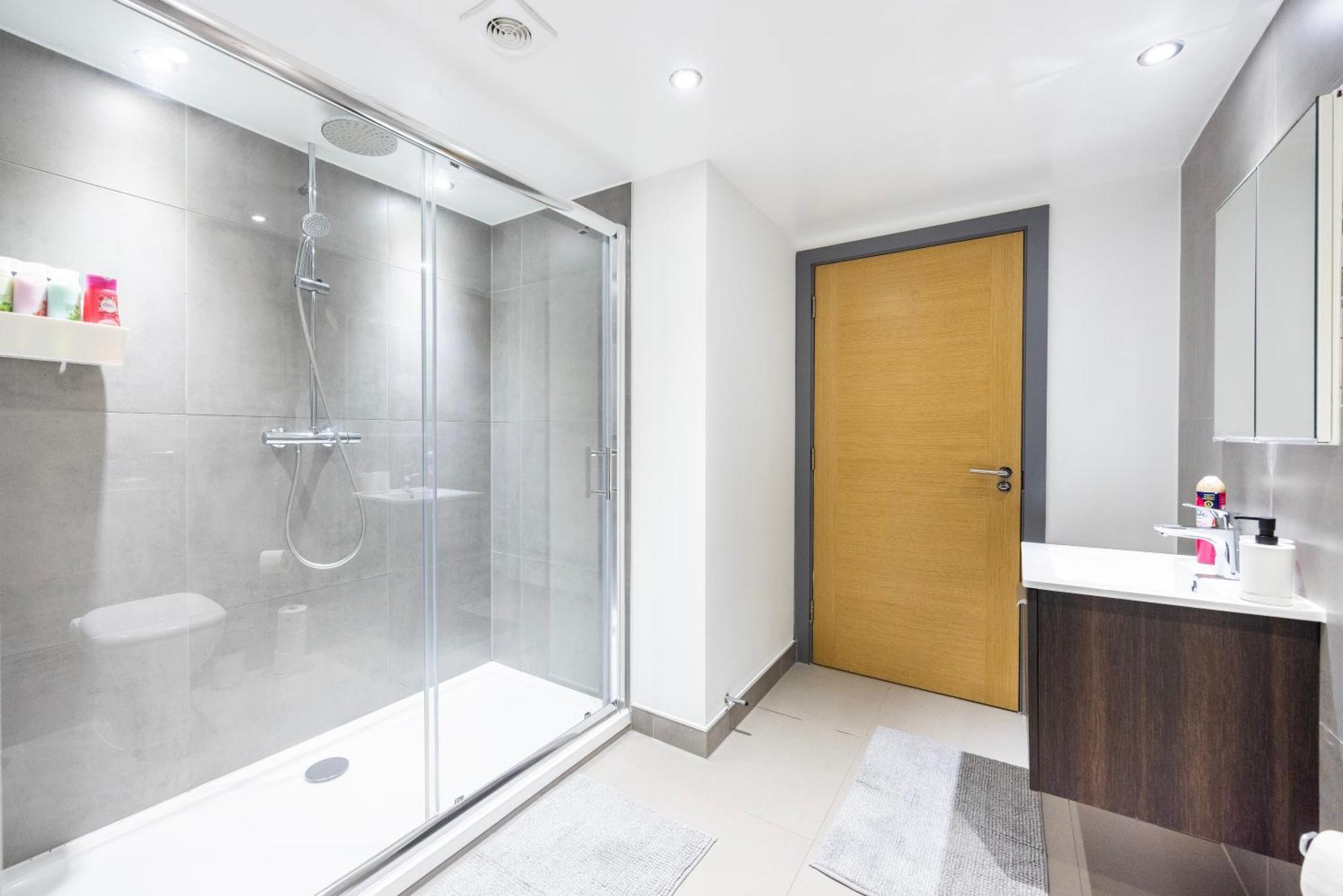 Appartement 2 Bed 2 Bath Deluxe Flat In Kensington *