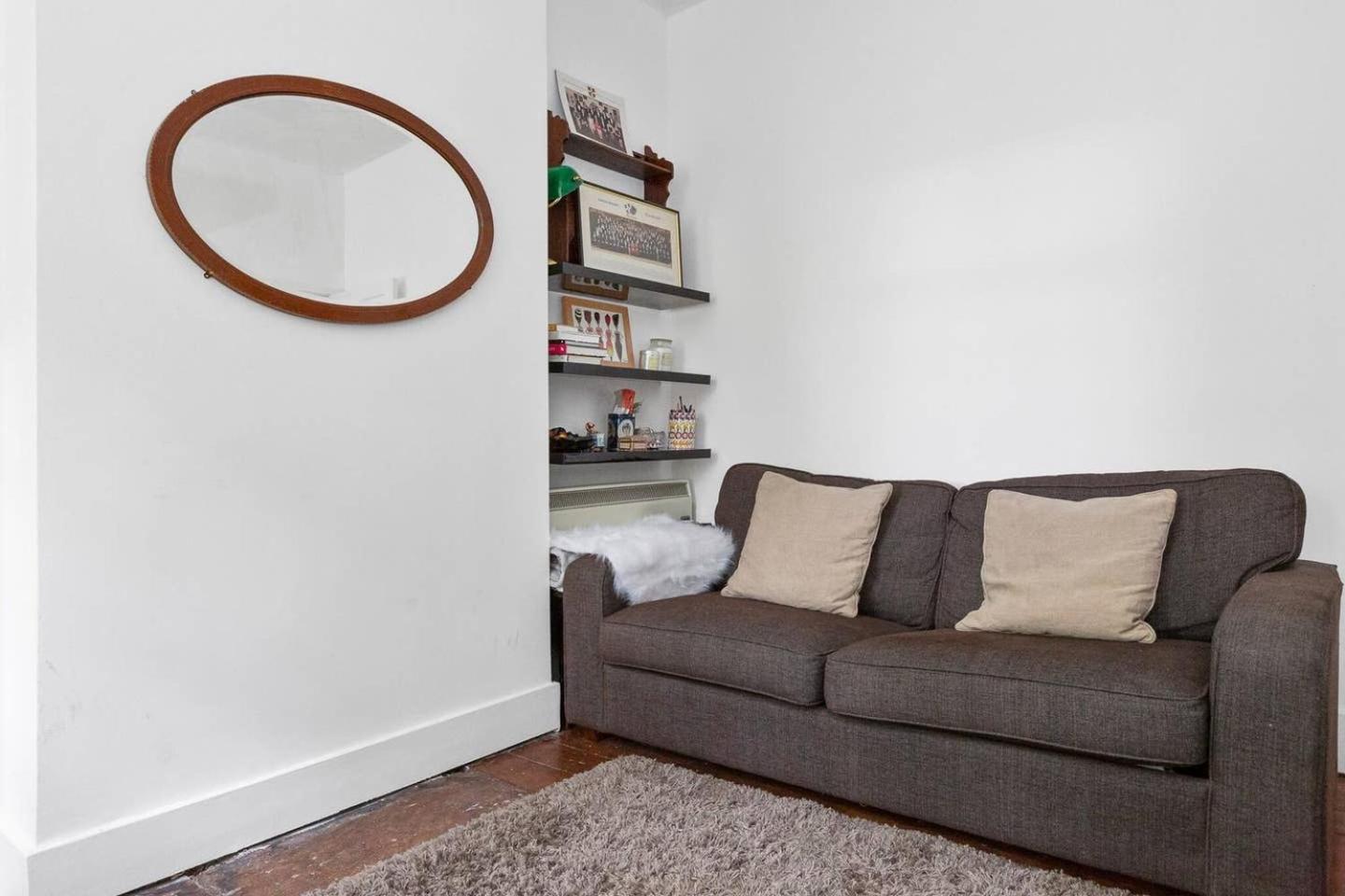 Cute, Cosy Flat Near Bridge Londres