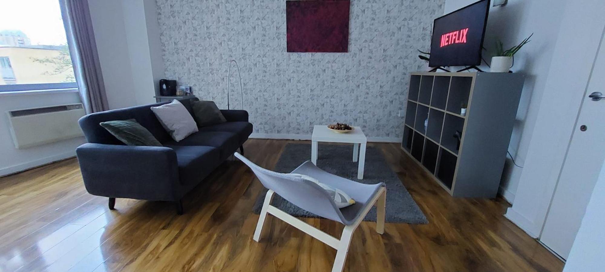Apartamento Charming 1bdr Serviced Condo! 4 Guests Pool N Free Parking *