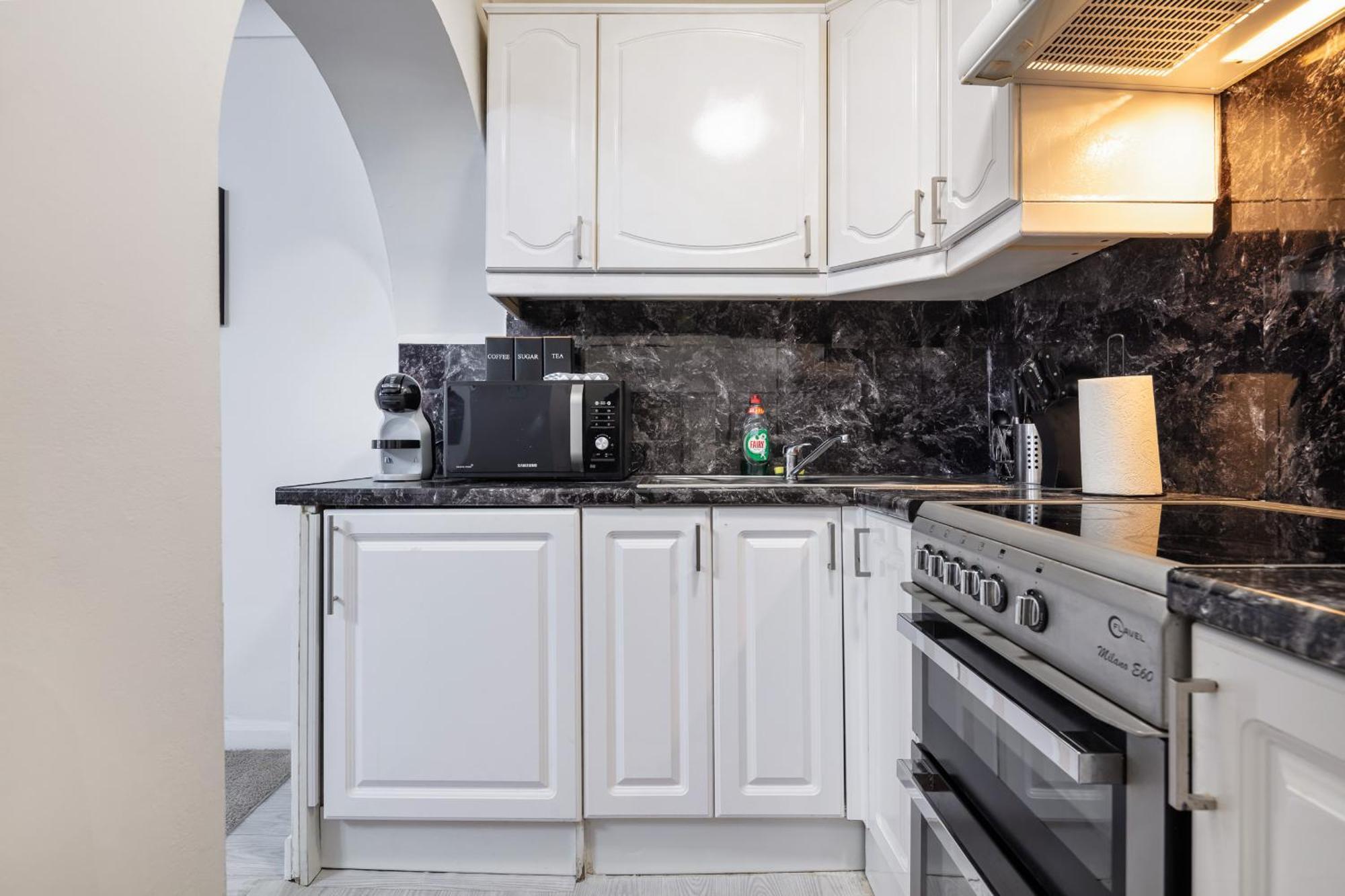 Fabulous Two Bed In Heart Of Chelsea - *