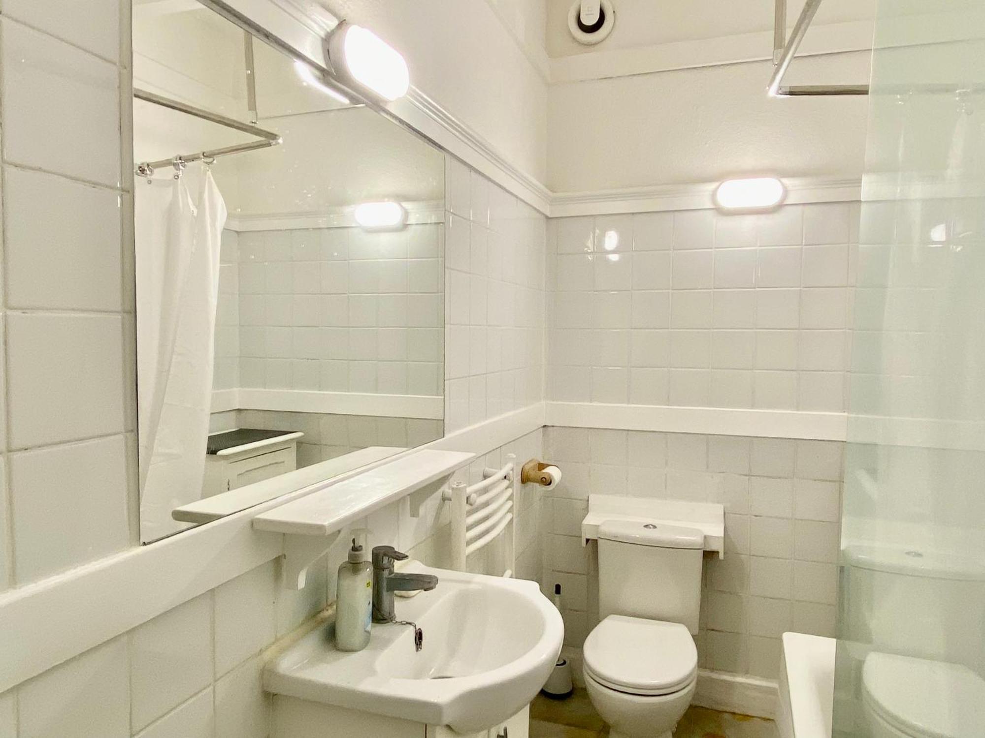 Spacious In Earls Court