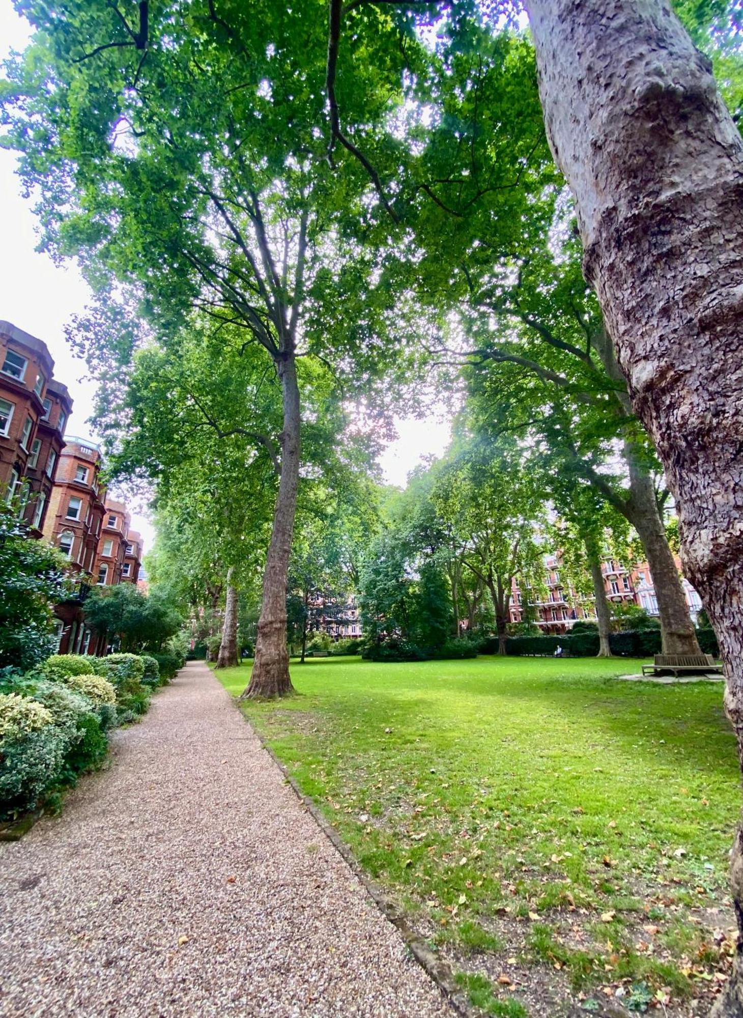 Spacious In Earls Court *