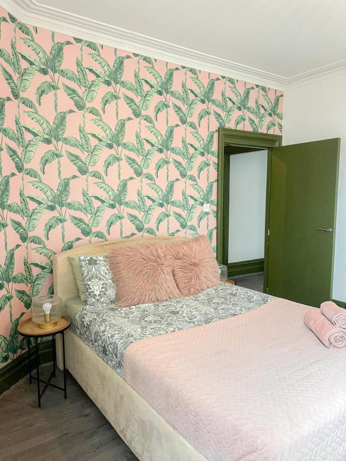 Appartement Lovely 2-bedroom Flat With Indoor Fireplace In Shepherds Bush, Near White Londres