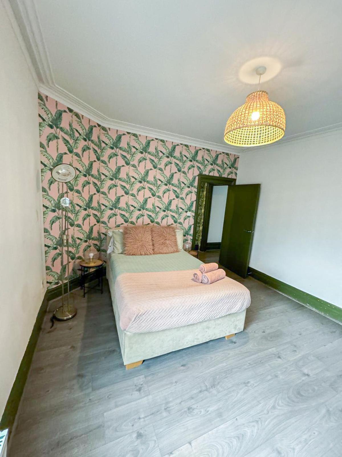 Appartement Lovely 2-bedroom Flat With Indoor Fireplace In Shepherds Bush, Near White Londres