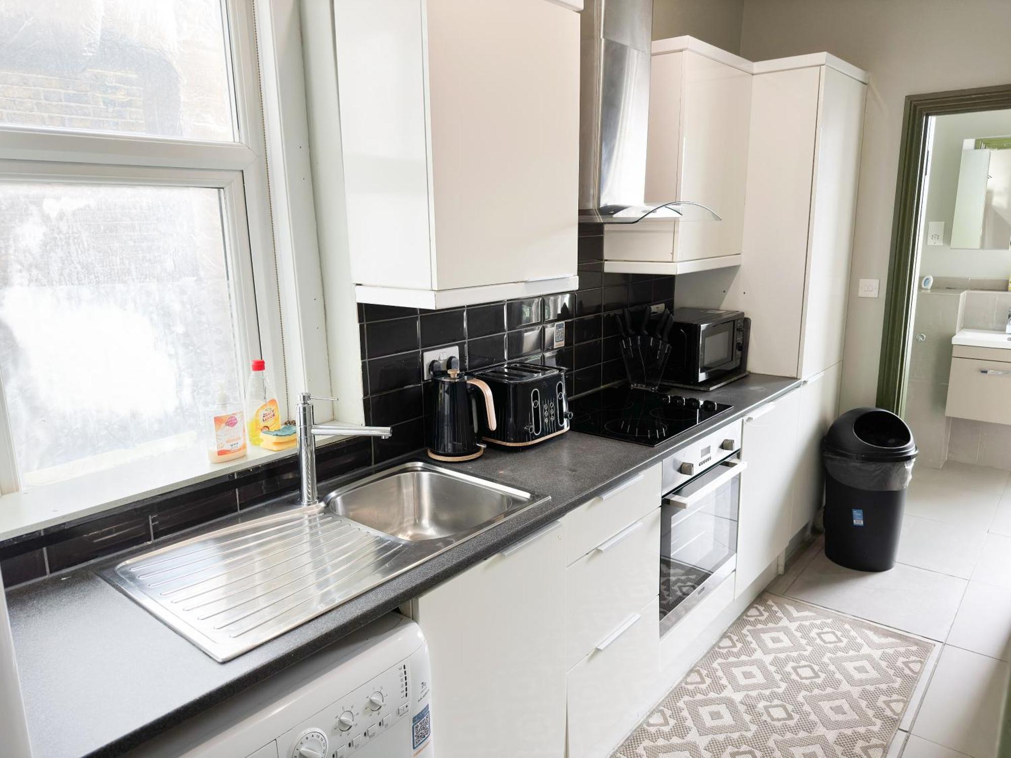 Appartement Lovely 2-bedroom Flat With Indoor Fireplace In Shepherds Bush, Near White Londres
