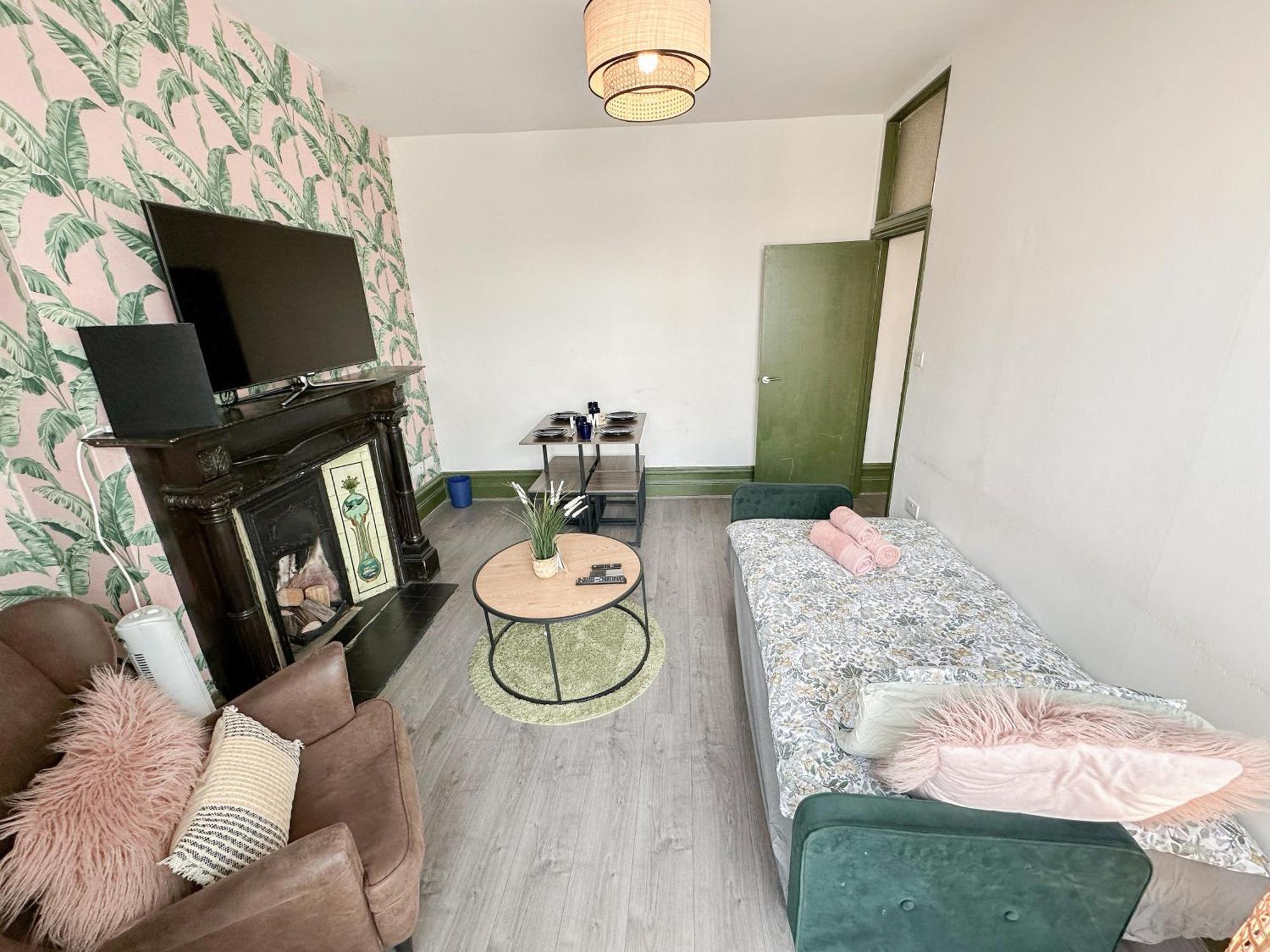 Lovely 2-bedroom Flat With Indoor Fireplace In Shepherds Bush, Near White Londres