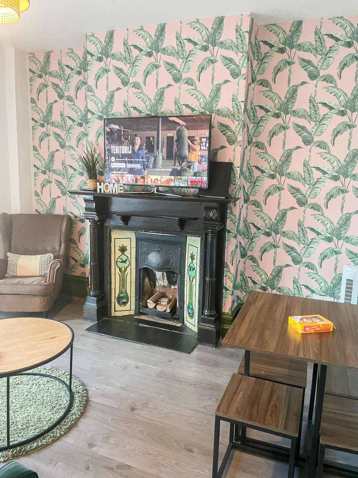Lovely 2-bedroom Flat With Indoor Fireplace In Shepherds Bush, Near White Londres