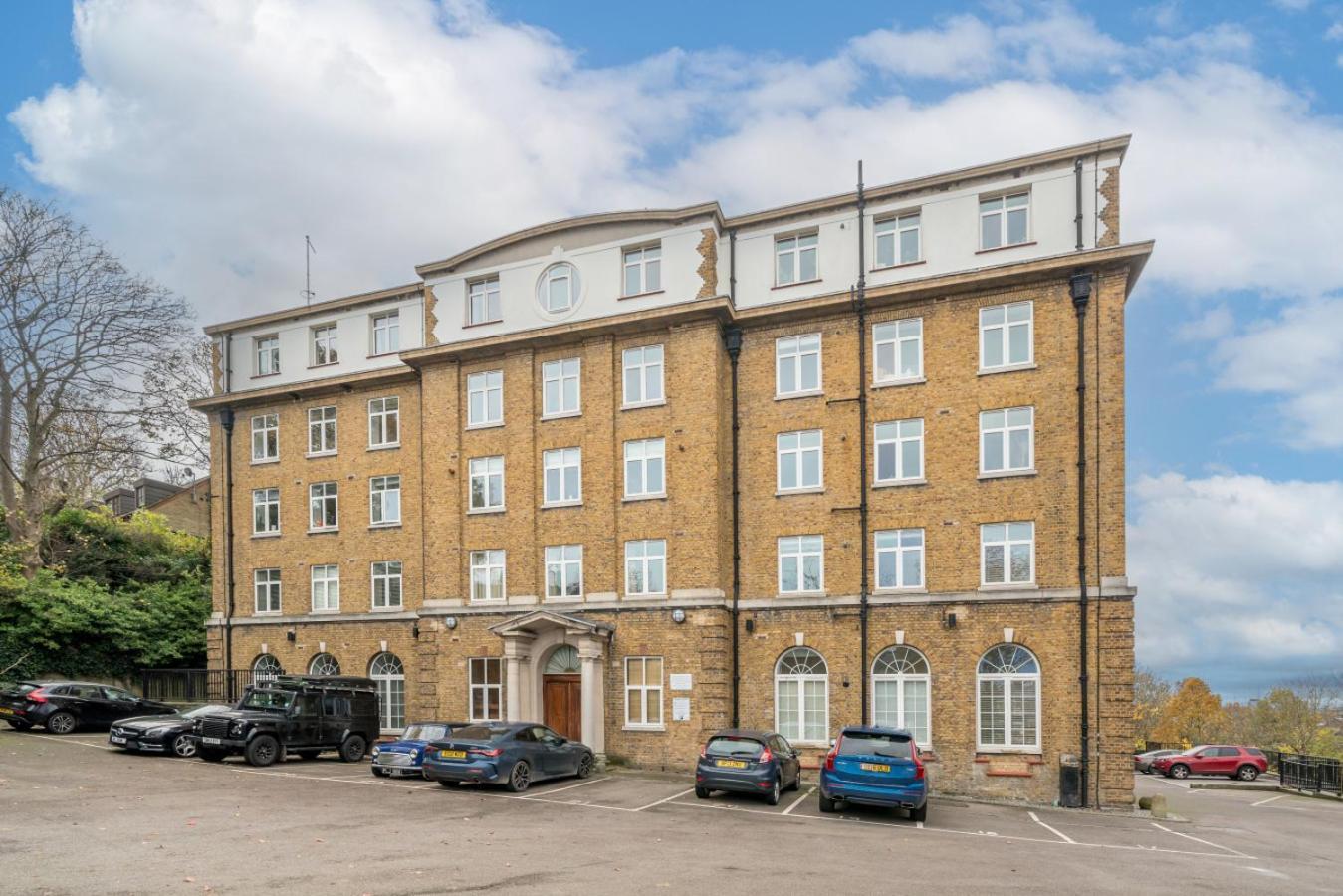 Stunning 3 Bedroom Flat, With Parking, Sleeps Six, Near Greenwich Park * Londres