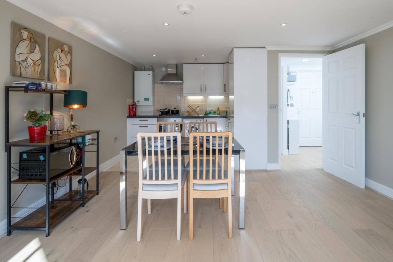 Appartement Luxury 1 Bed Sleeps 5, Barons Court 5m To Tube