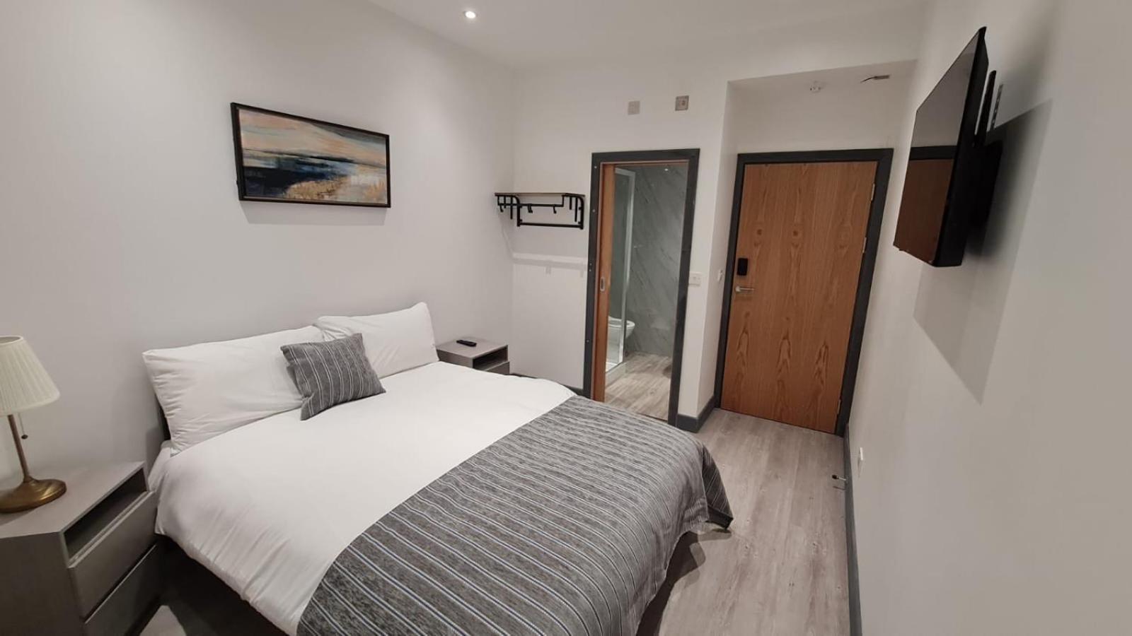 Inn New! Grove