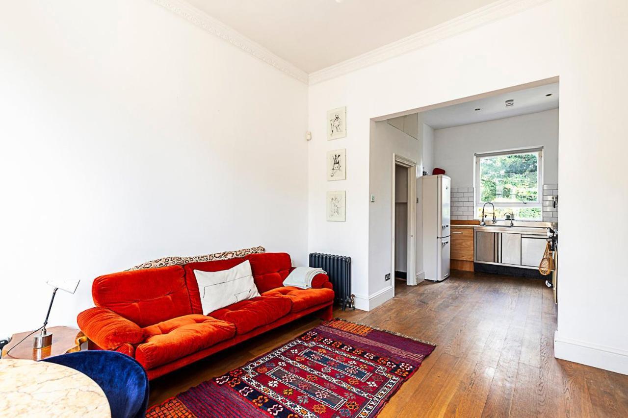 Retro Charm And Modern Comforts * Londres