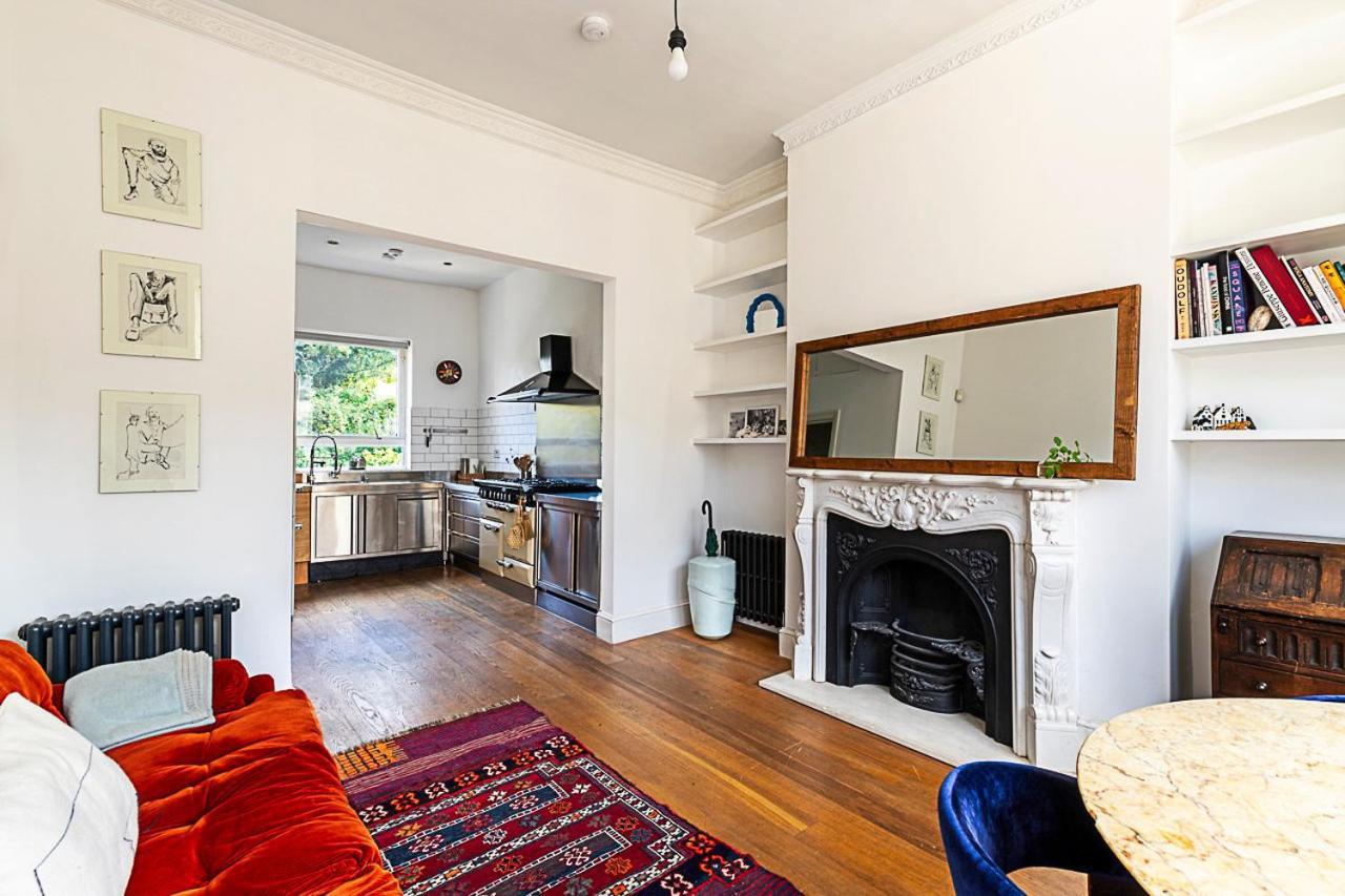 Appartement Retro Charm And Modern Comforts