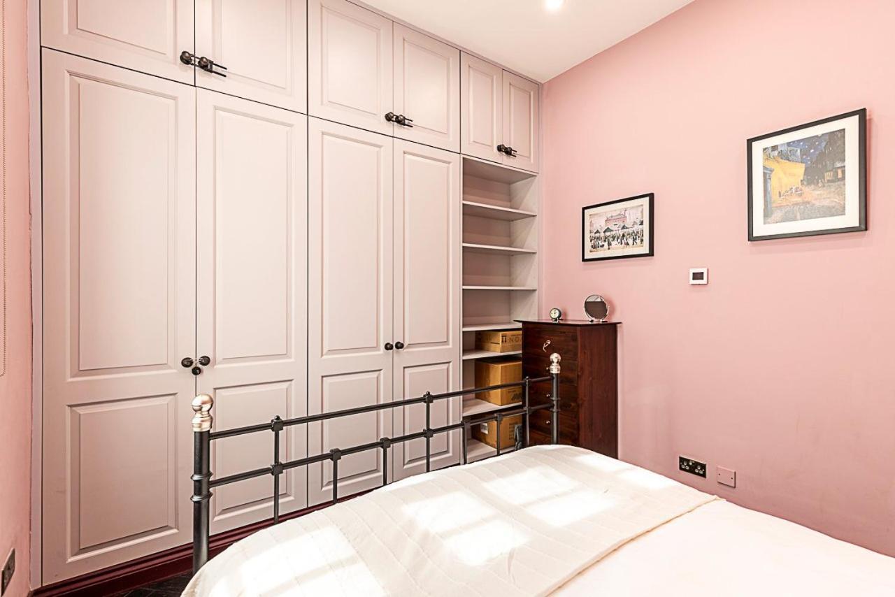Book Lovers' West End Appartement *