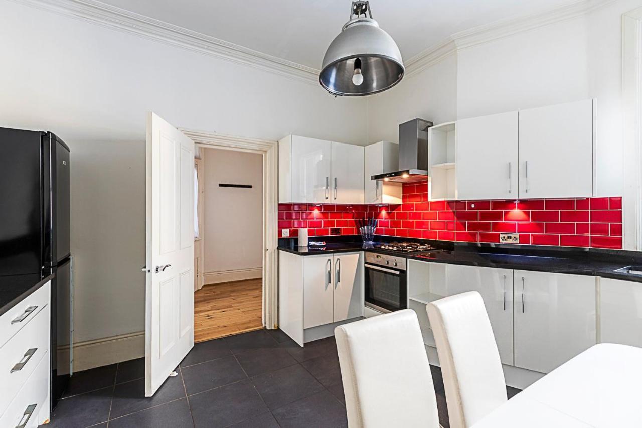 Kensington Tranquility Elegant Two-bed Retreat Apartment London