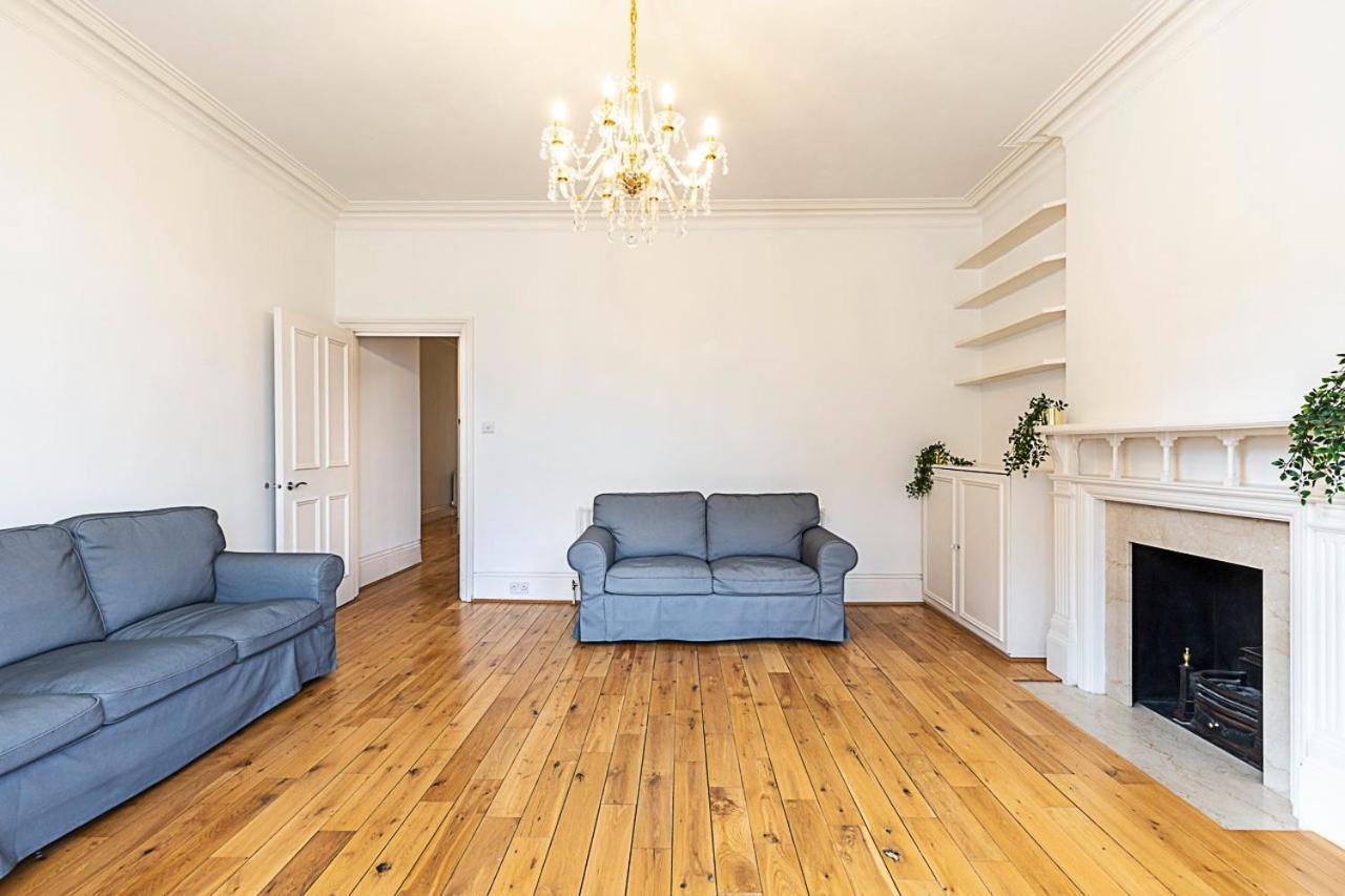 Apartment Kensington Tranquility Elegant Two-bed Retreat *
