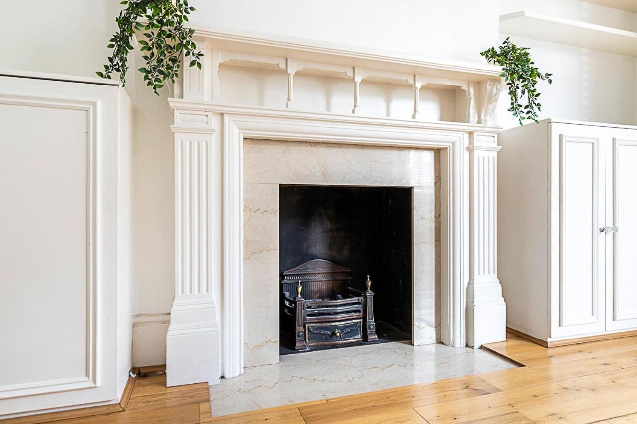 Kensington Tranquility Elegant Two-bed Retreat Apartment London