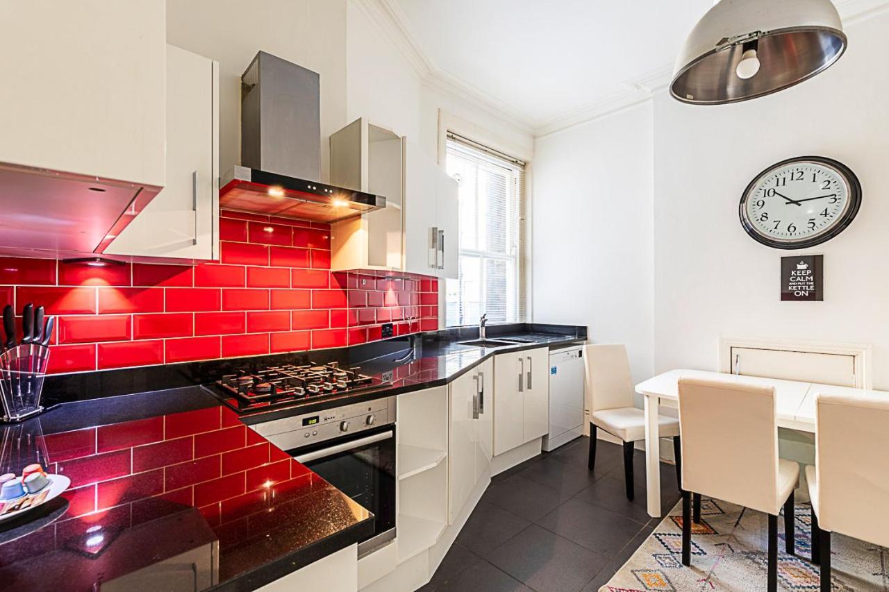 Kensington Tranquility Elegant Two-bed Retreat *