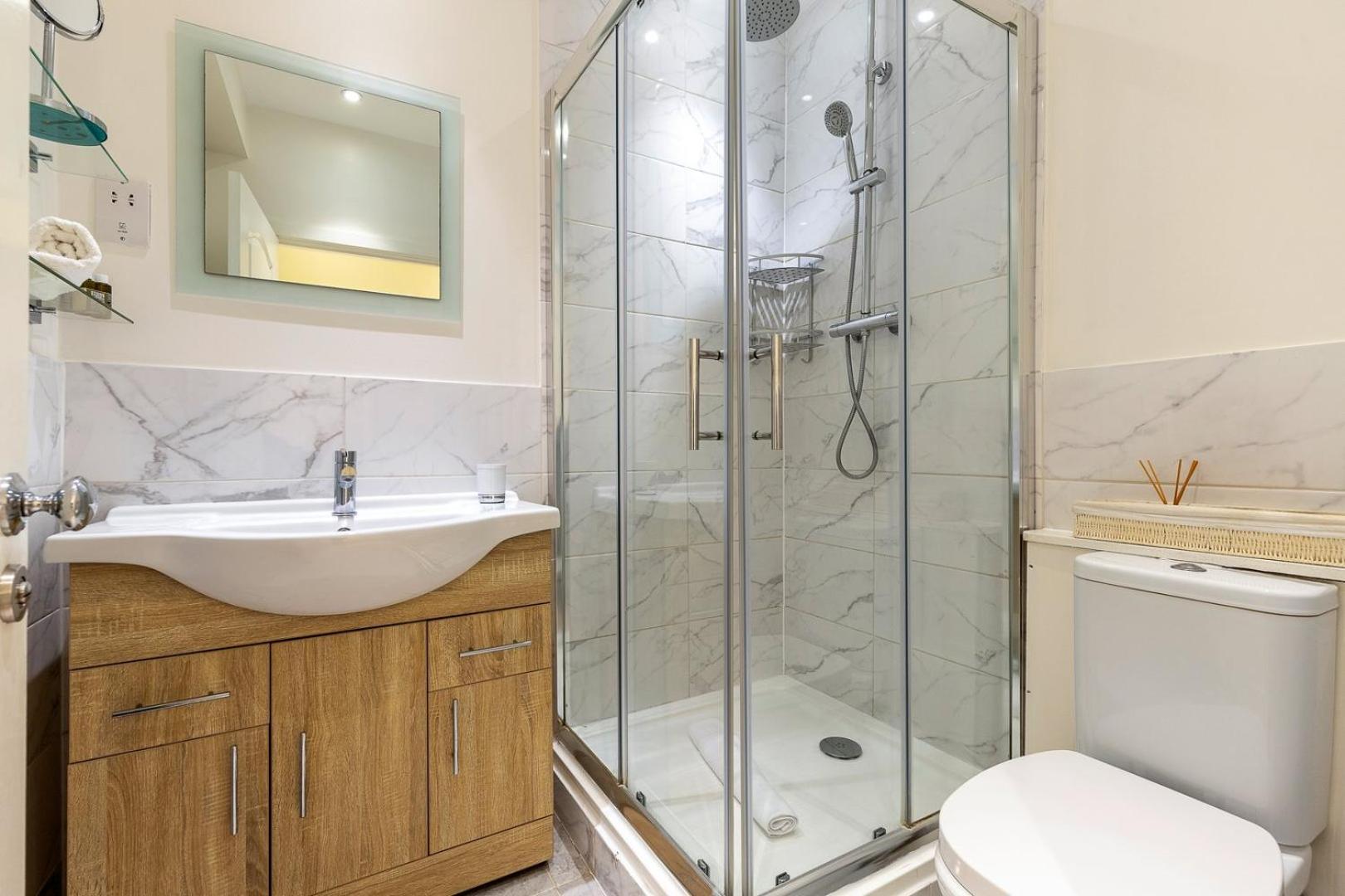 Appartement Elegant Two Bedroom Flat In Redcliffe Gardens *