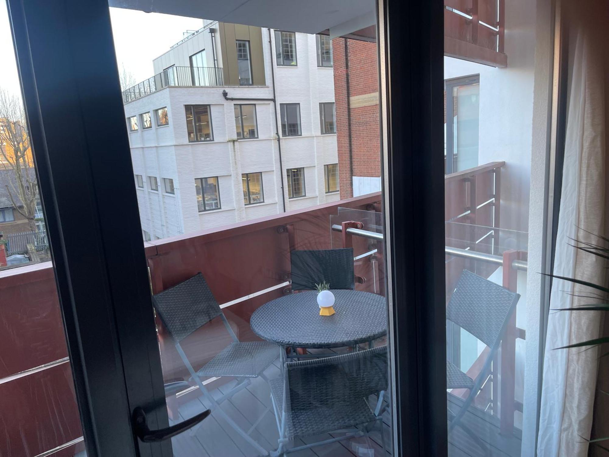Exquisitely Spacious Appartement *