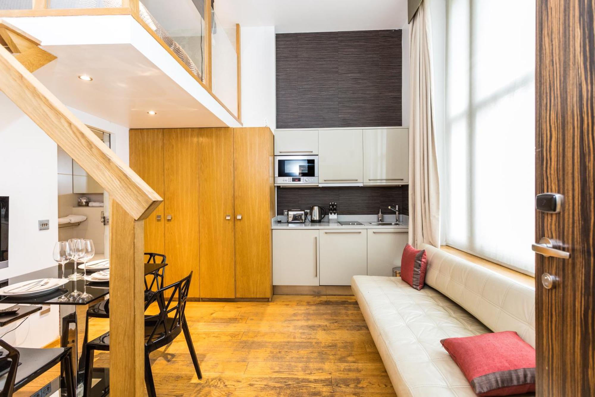 Space Apartahotel 4*