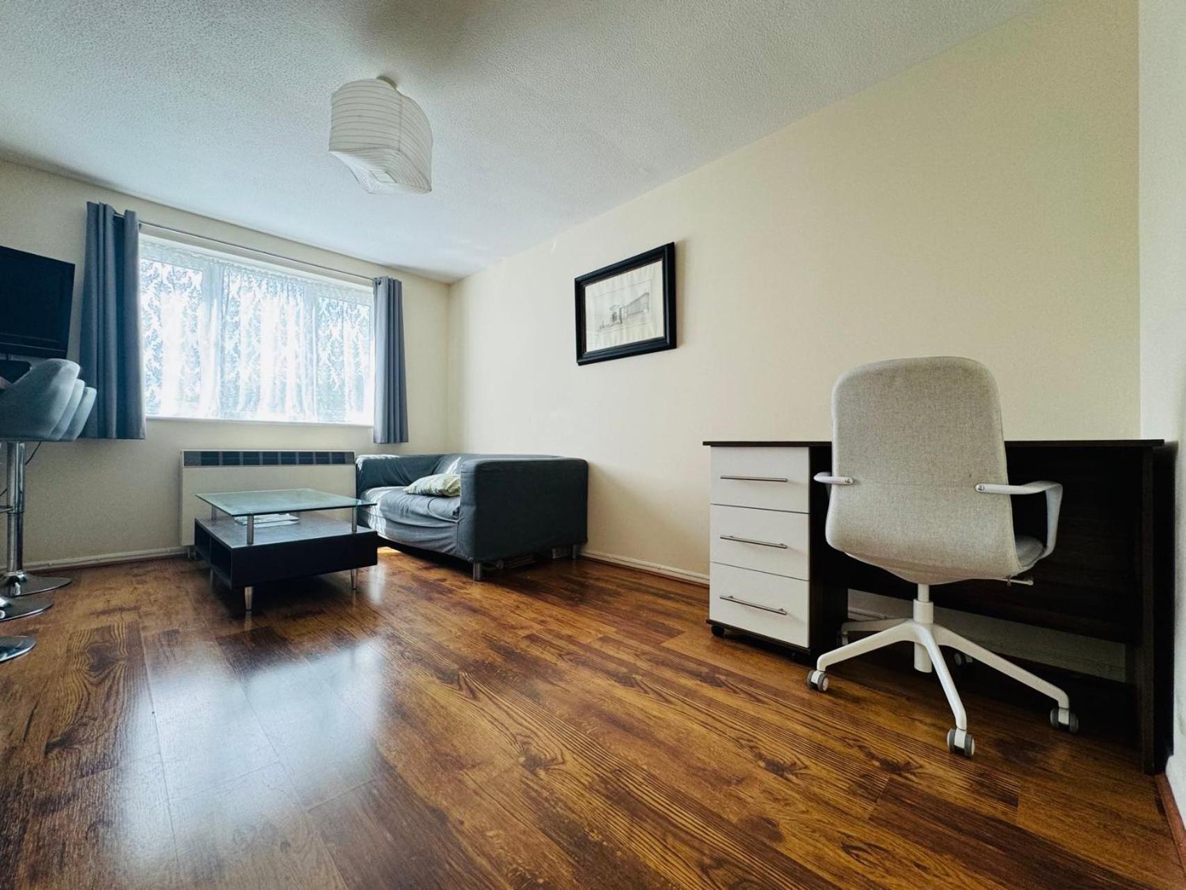 Appartement Self Contained 1 Bed Flat Next To Transport For Canary Wharf And Excel, O2 With Free Parking *