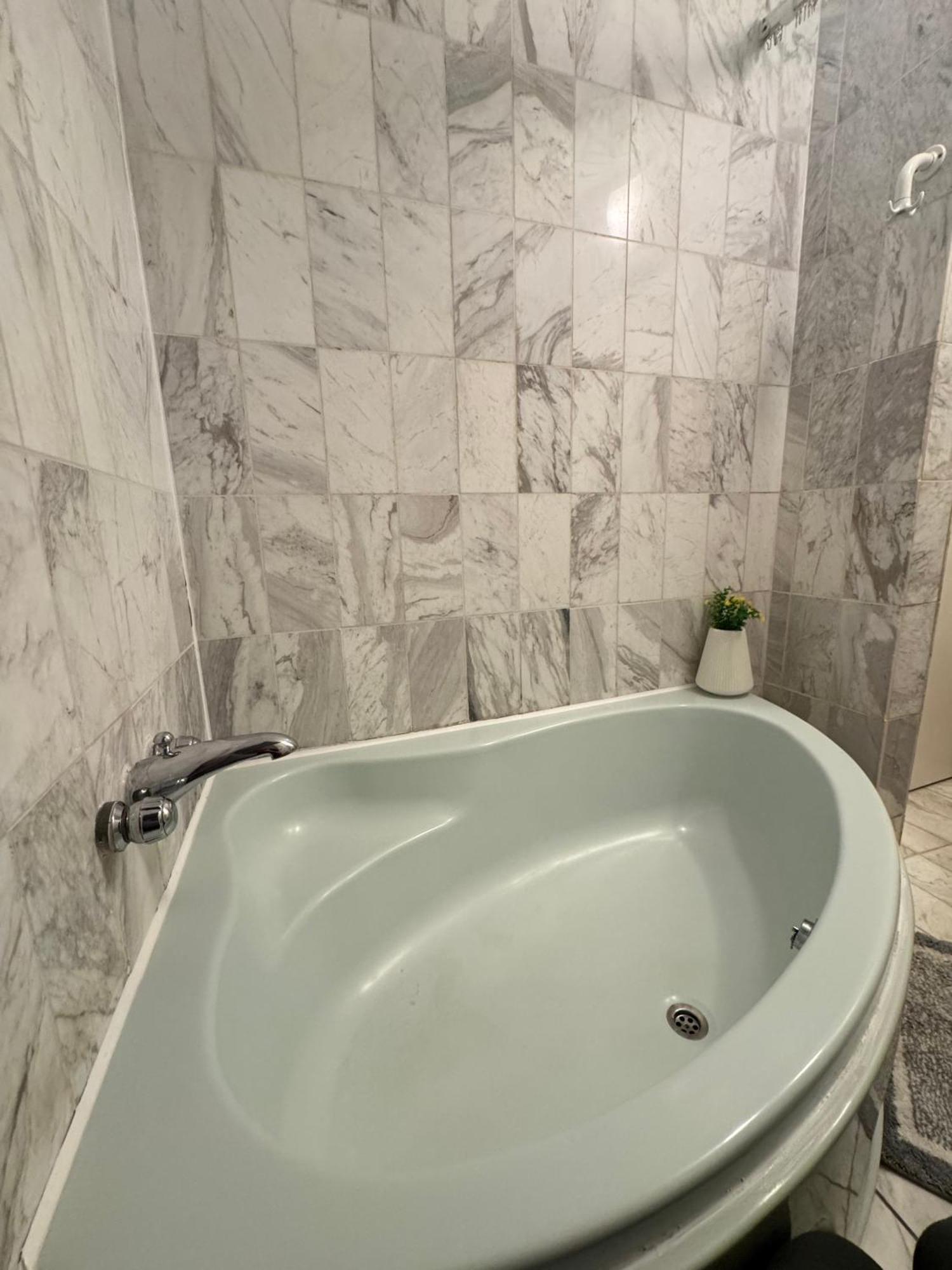 Charming And Affordable Flat For 4 People In Baker Street Zone 1 With Breakfast