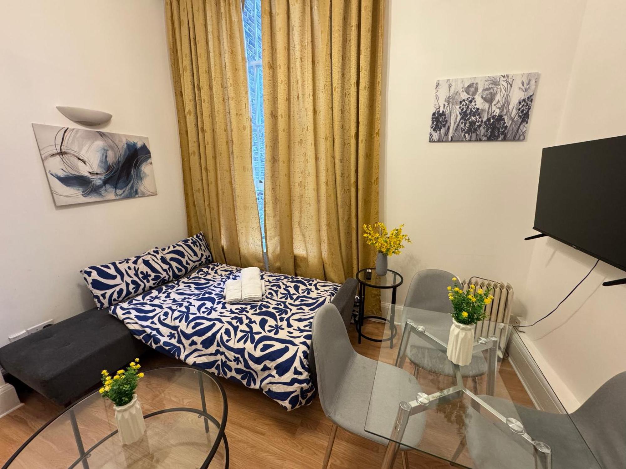 Charming And Affordable Flat For 4 People In Baker Street Zone 1 With Breakfast Apartamento Londres