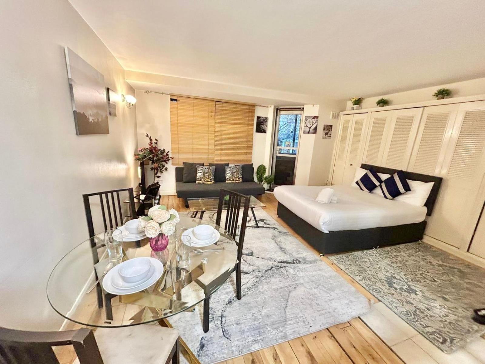 Beautiful At Cromwell Road Appartement