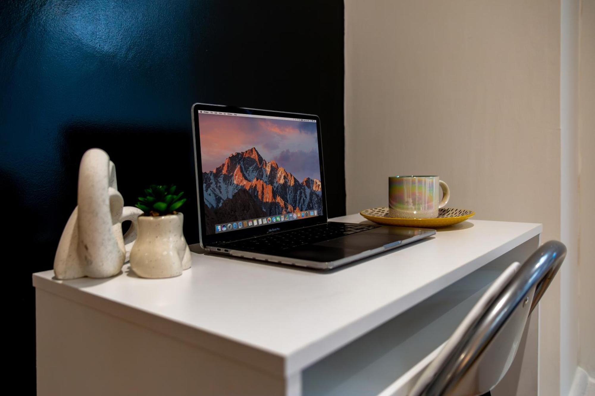Appartement Stylish 2 Bedroom Haven In Zone 2-15 Mins To Central London- Garden & Parking Available! 5 Beds-Sleeps 6 People- Instant Book & Self Check-In! Save 20 Percent On Stays Of 7 Nights Or More !