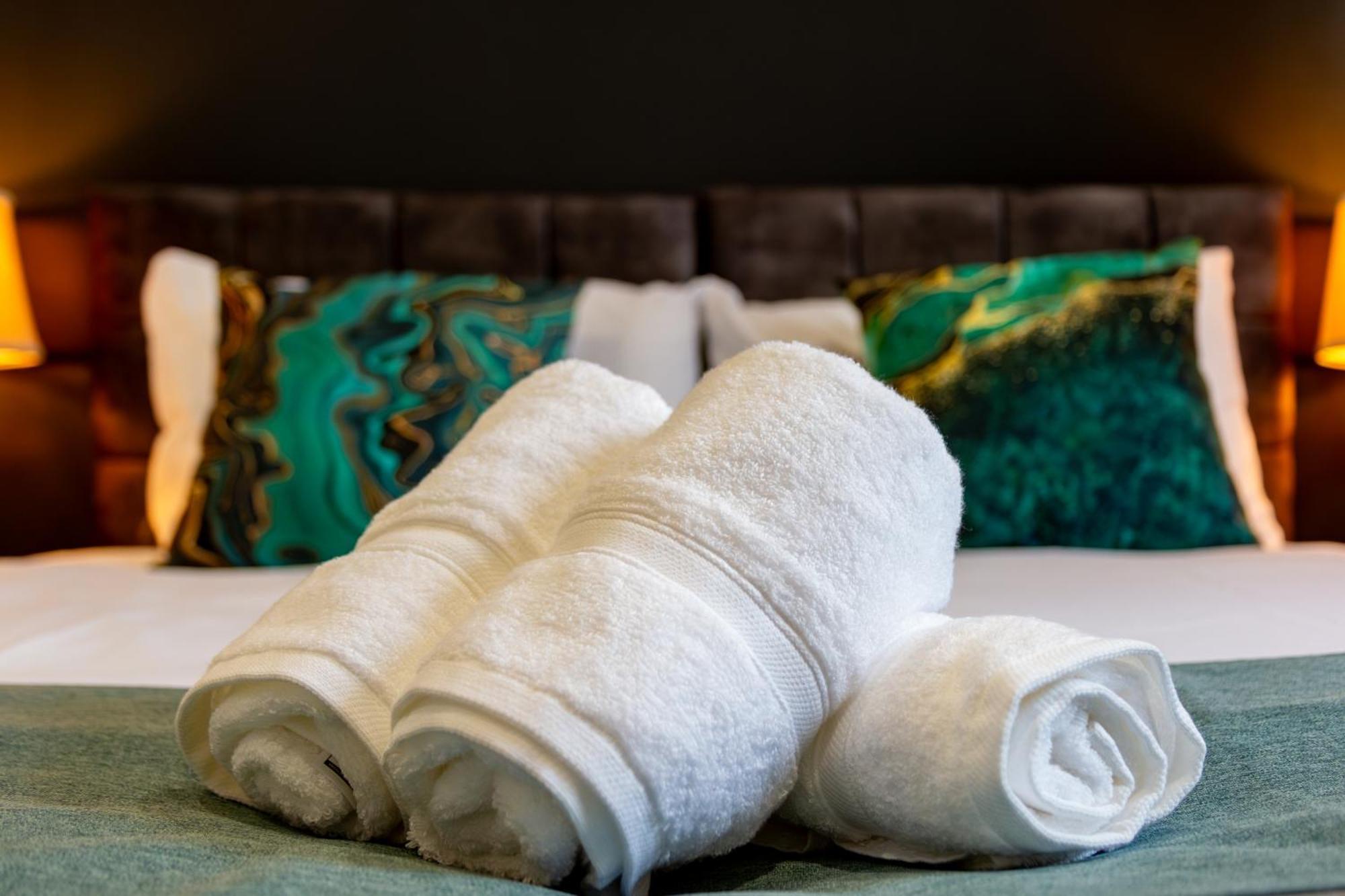 Appartement Stylish 2 Bedroom Haven In Zone 2-15 Mins To Central London- Garden & Parking Available! 5 Beds-Sleeps 6 People- Instant Book & Self Check-In! Save 20 Percent On Stays Of 7 Nights Or More ! *
