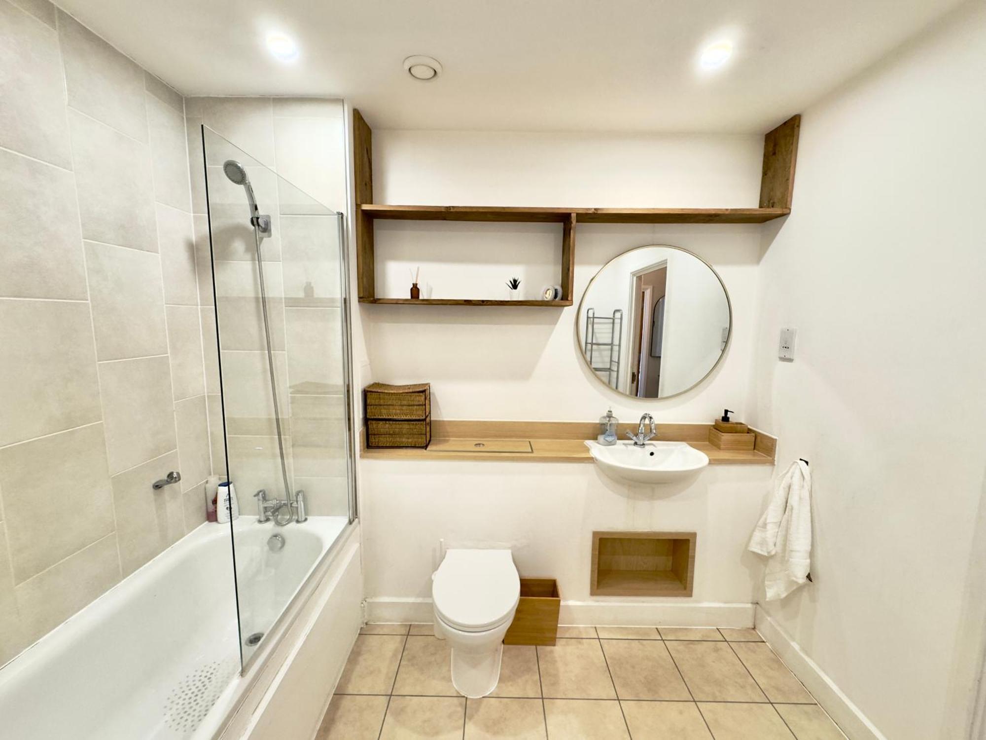 Appartement 2 Bedrooms 2 Bath Modern Flat, Londdon View Balcony Londres