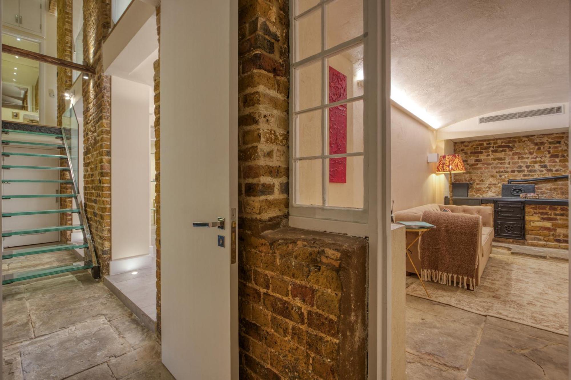 Historic Cubitt 3bd 3ba Gem W Steam Villa