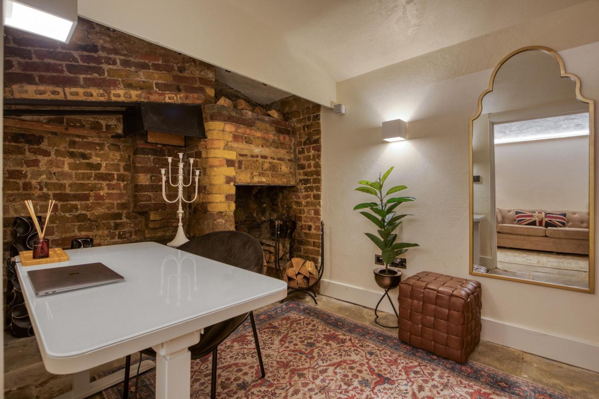 Historic Cubitt 3bd 3ba Gem W Steam Villa