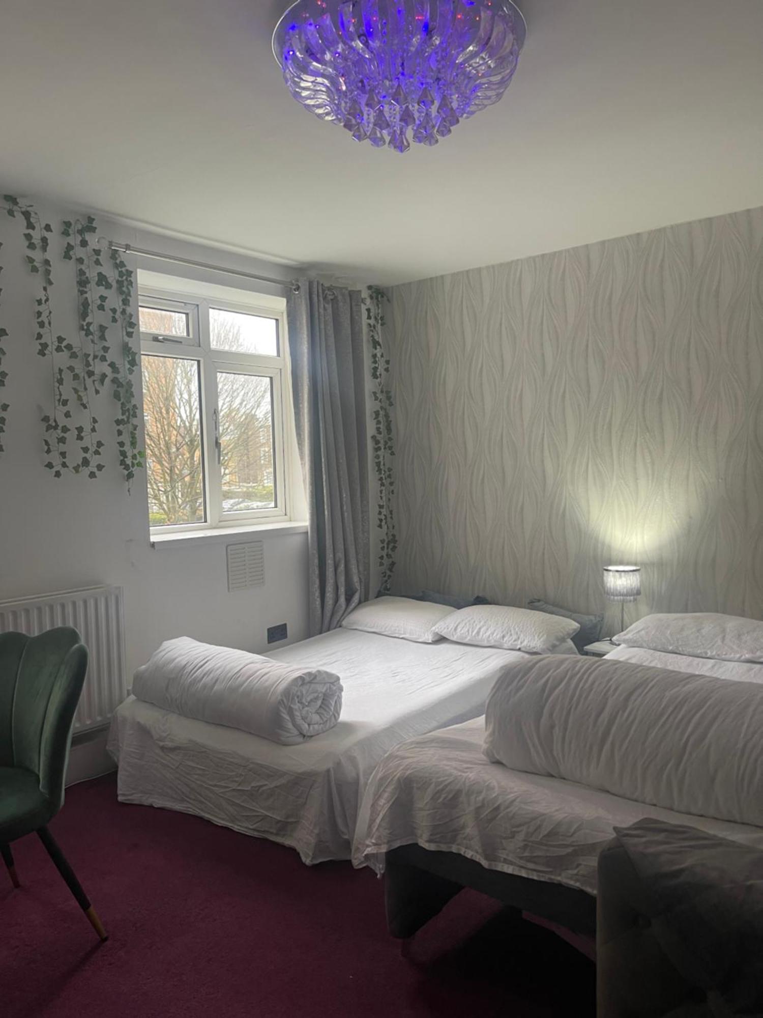 Homestay With Kitchen In London