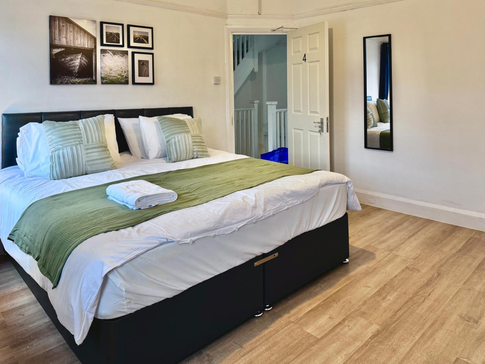 Maberic Housing West Gem Your Connection Maison d'hôtes