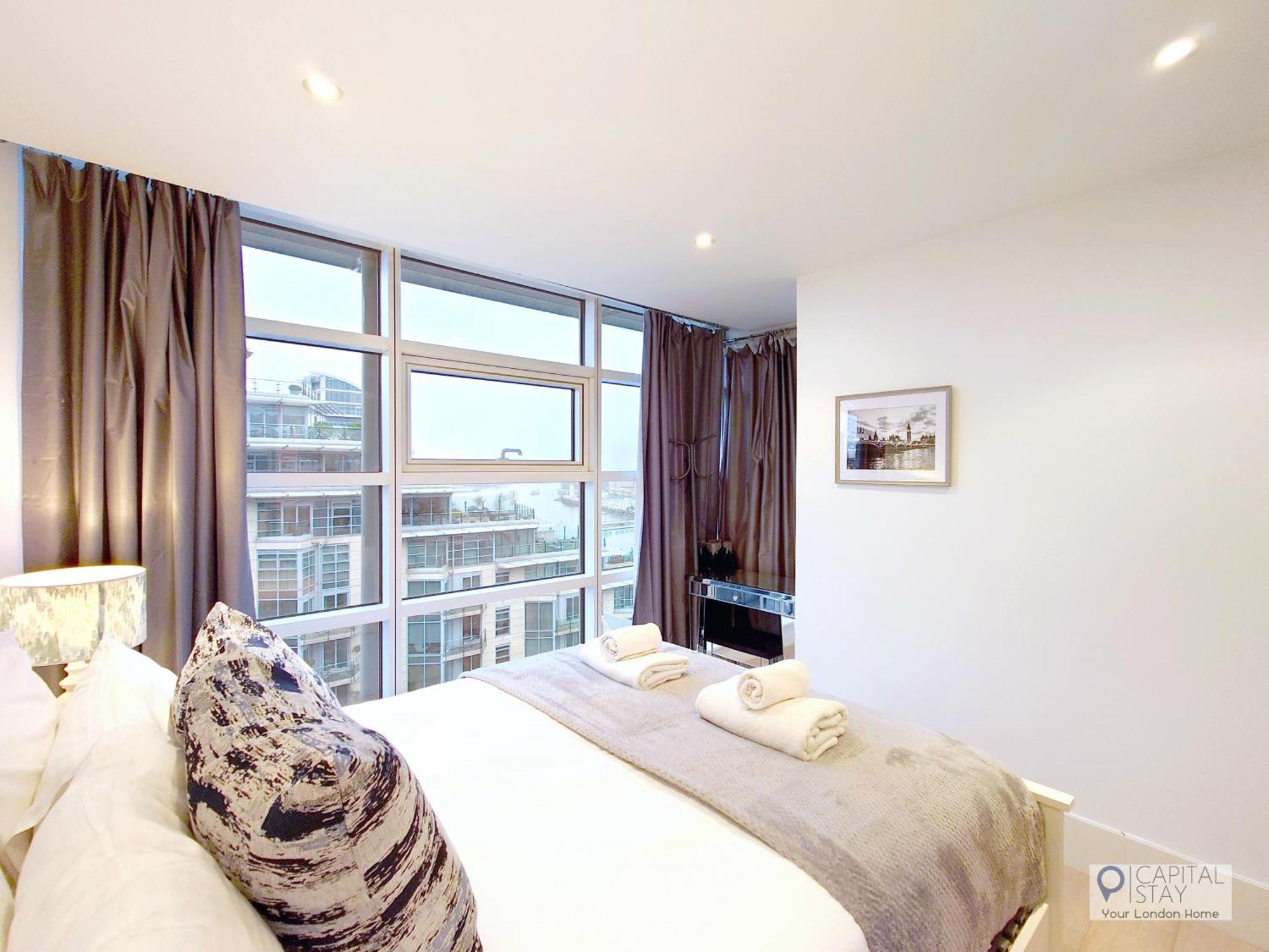 3 Bed Serviced In Battersea - River Views Apartment