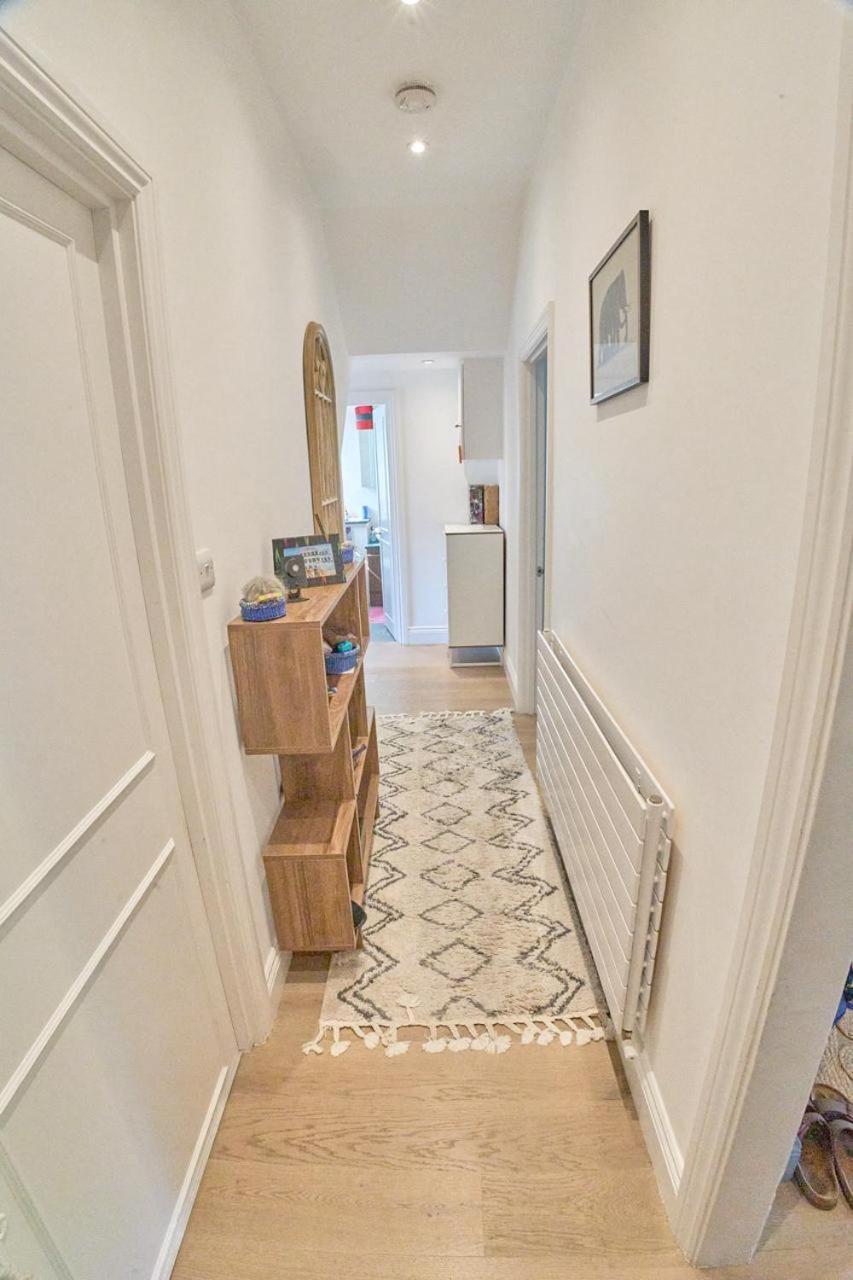 Appartement Bright Cozy Garden Retreat W Fast Wifi & 5min To Tube Subway Metro & Close To Park & Street Parking P4p
