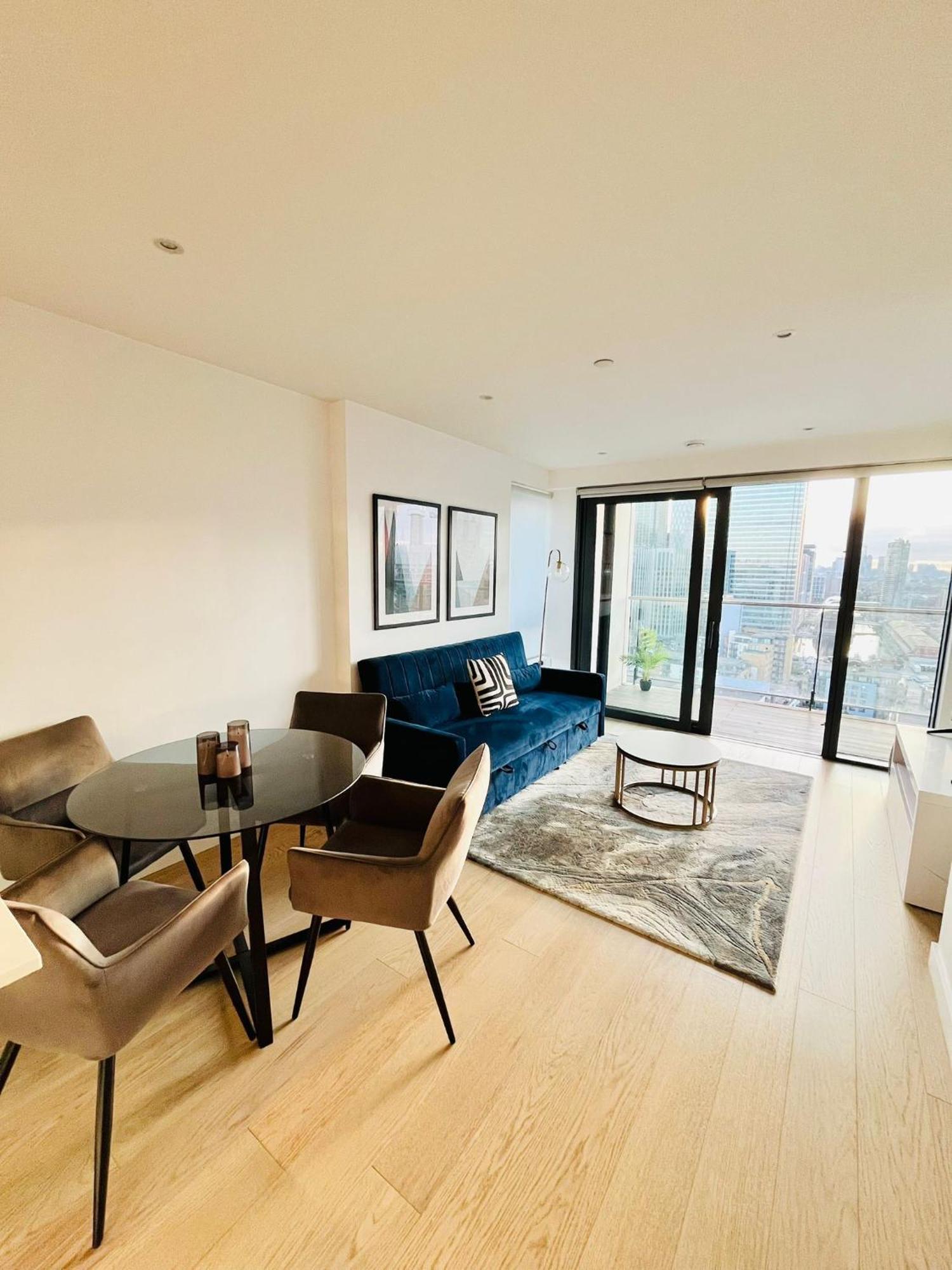 Canary Wharf - Skyline Views- Location