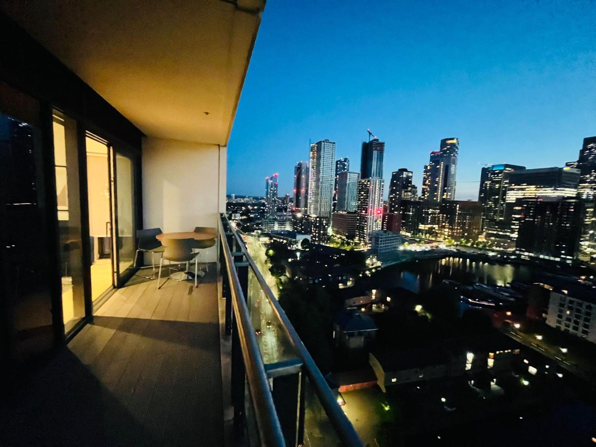 Canary Wharf - Skyline Views- Location * Londres