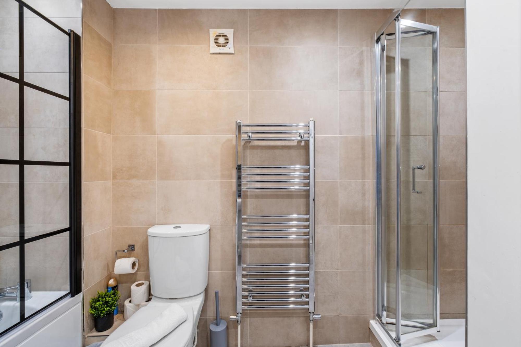 3 Bed Trendy Vibe House In Earls Court Kensington Appartement *