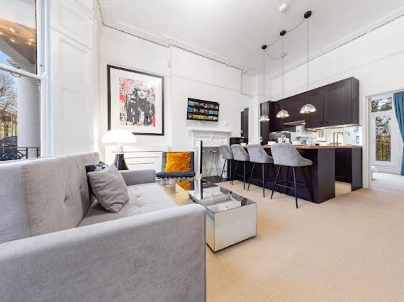 Portobello Large Snug Apartment *