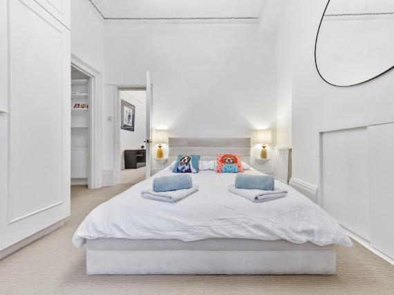 Portobello Large Snug Apartment London