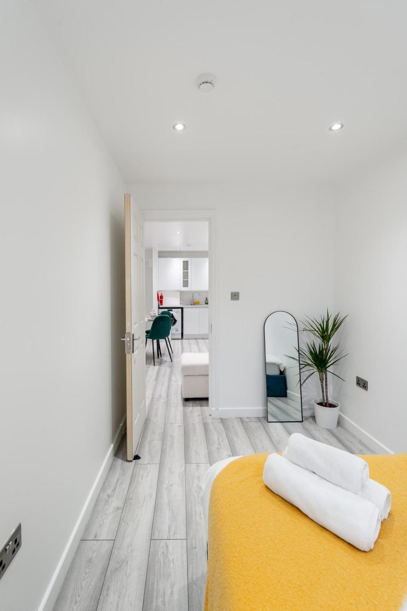 Beautiful Flat Near - Entire Flat - Equipped Kitchen - Private Bathroom Apartamento Londres
