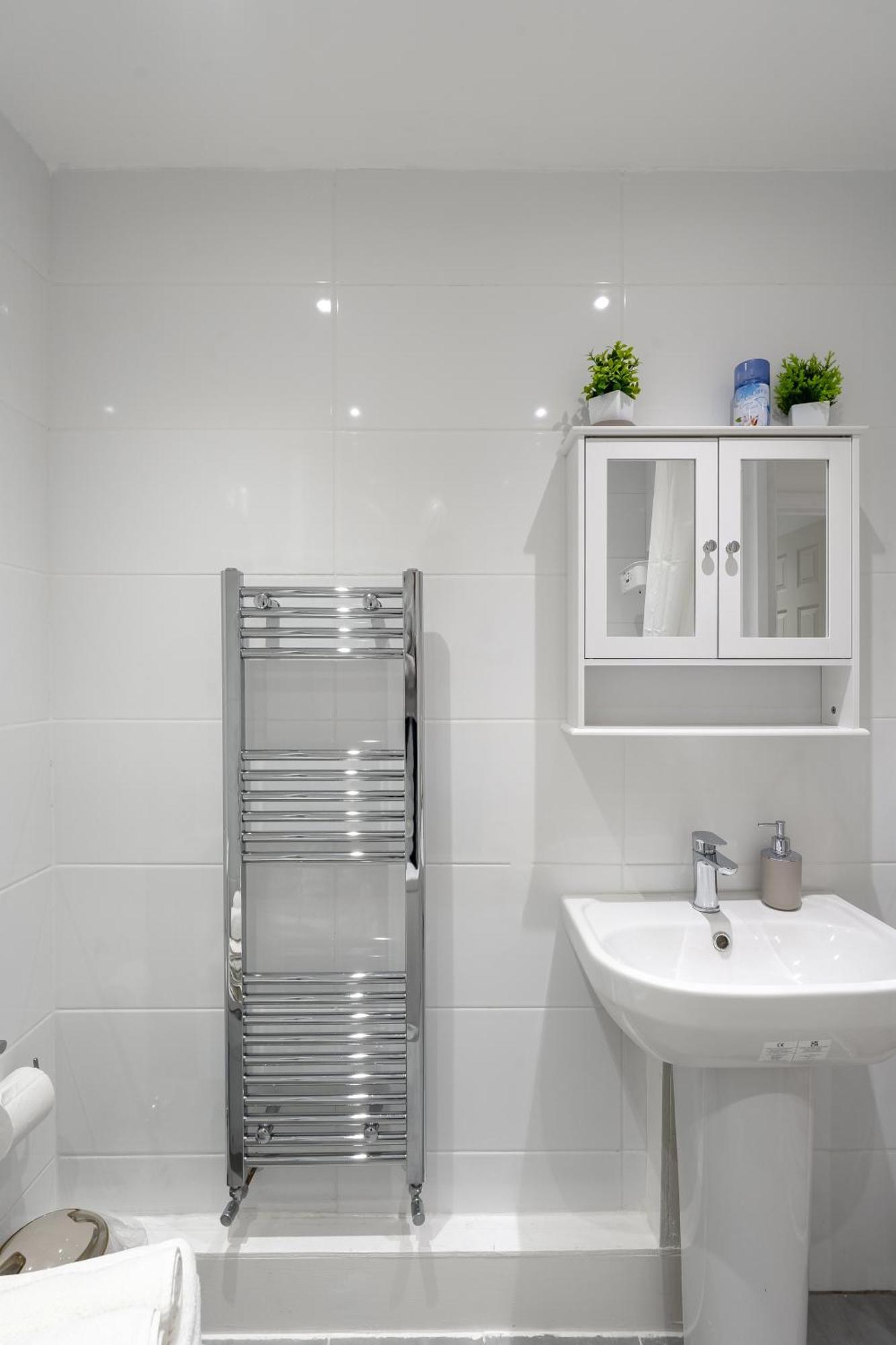 Beautiful Flat Near - Entire Flat - Equipped Kitchen - Private Bathroom * Londres