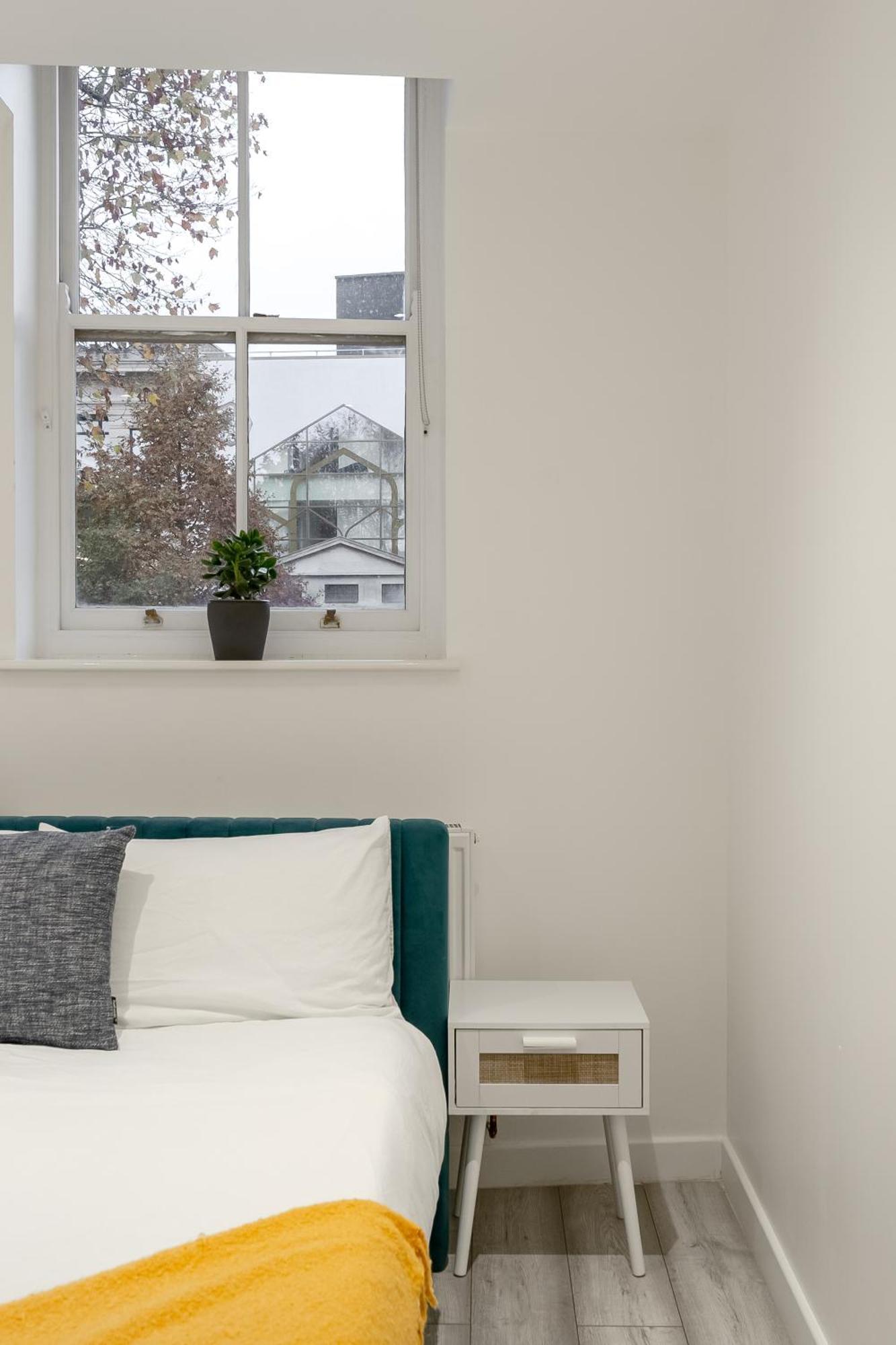 Beautiful Flat Near - Entire Flat - Equipped Kitchen - Private Bathroom Apartamento