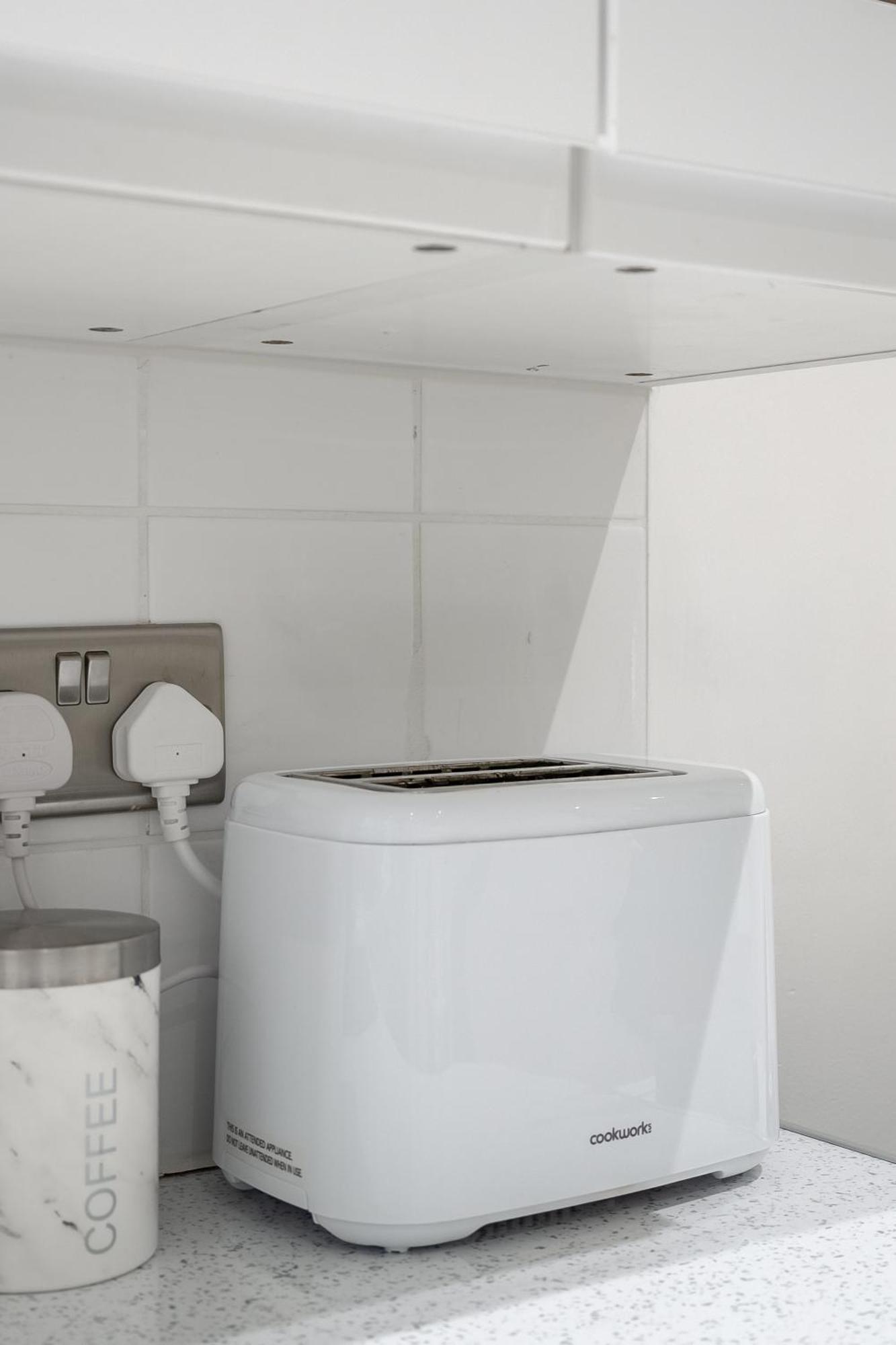 Beautiful Flat Near - Entire Flat - Equipped Kitchen - Private Bathroom Apartamento Londres