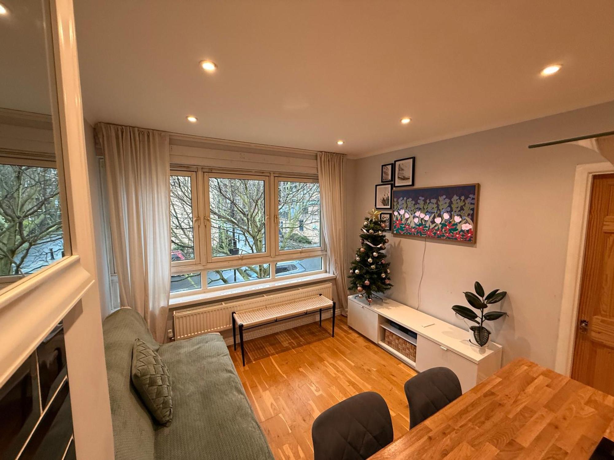 Two Bedroom Flat In The Heart Of Londres