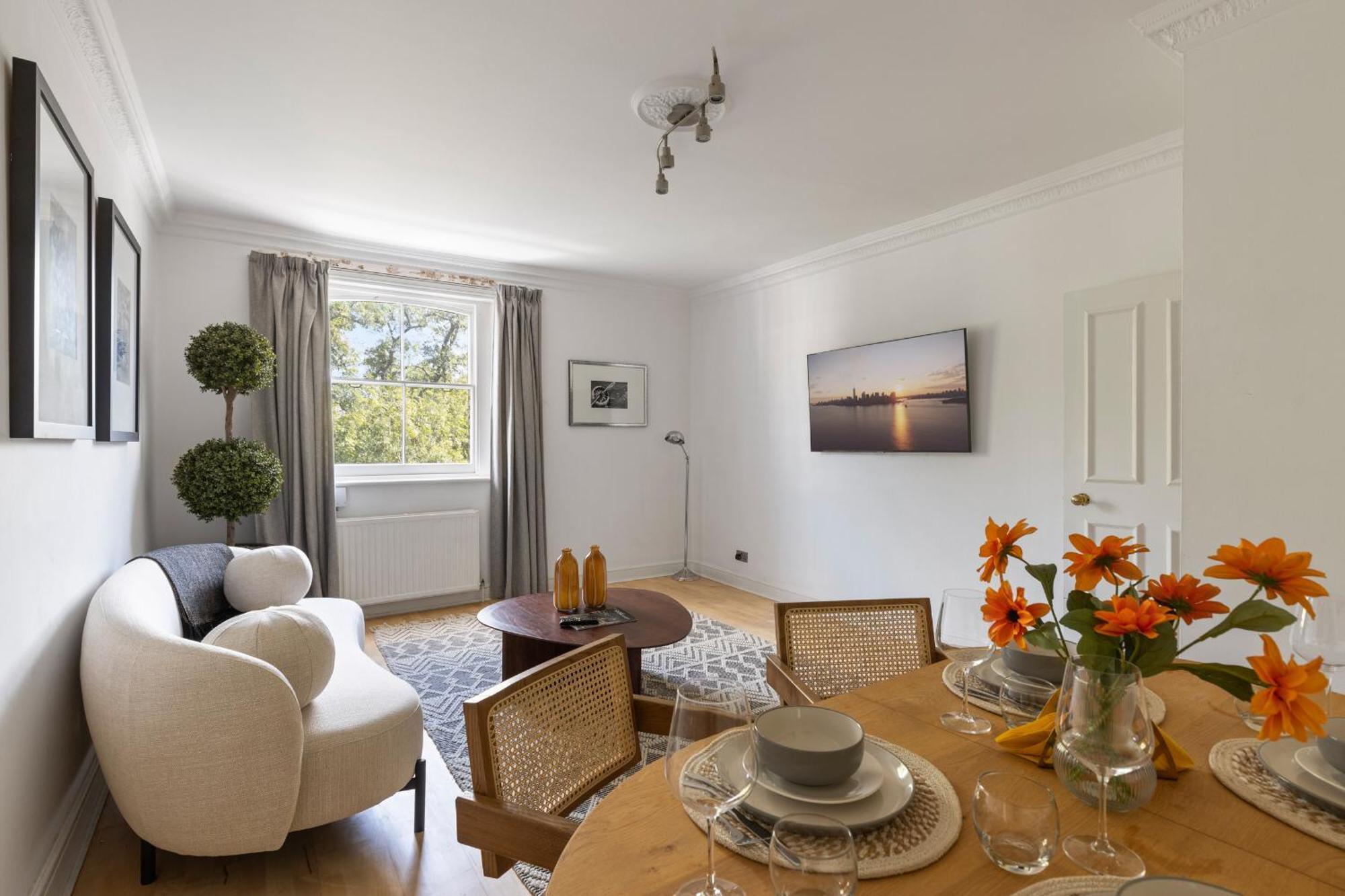 Royal Hideaway - La Reserve South Kensington *