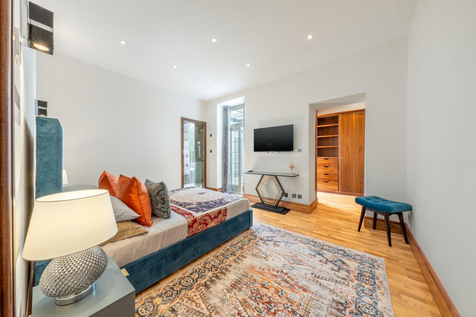 250 Sqm Mega Mansion Appartement *